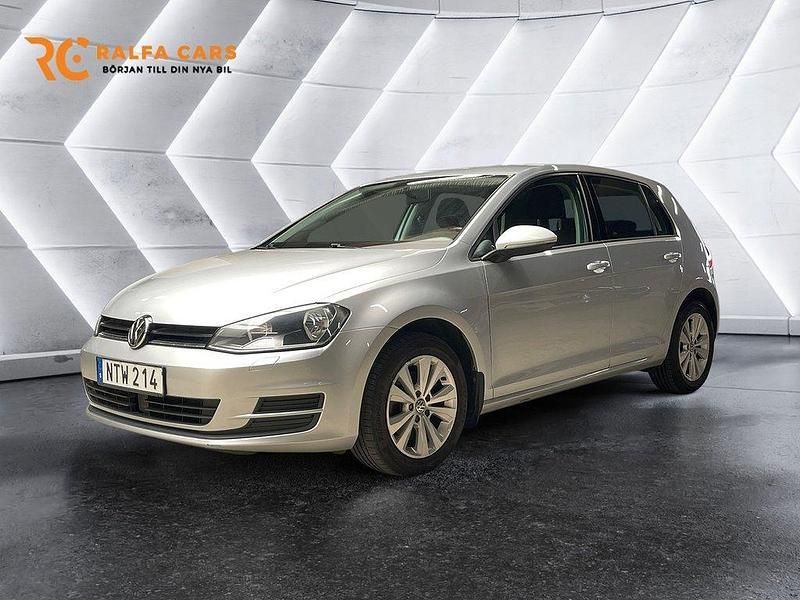 Silver Begagnad 2015 VW Golf VII Style Halvkombi | 83 000 kr (Marknadspris) - Bild 1/3