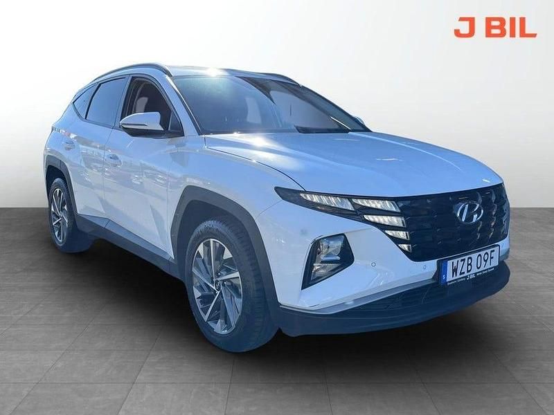 Vit Begagnad 2021 Hyundai Tucson Essential SUV | 254 900 kr (Marknadspris) - Bild 1/4