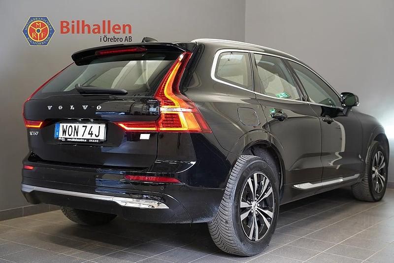 Begagnad Volvo XC60 Core 253 HK (186 kW) 2022 Svart SUV