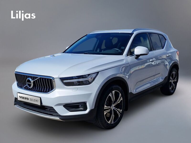 Silver Begagnad 2021 Volvo XC40 Inscription SUV | 389 900 kr (Marknadspris) - Bild 1/3