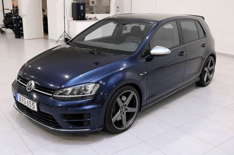 Begagnad VW Golf VII R 301 HK (221 kW) 2014 Mörkblå Halvkombi