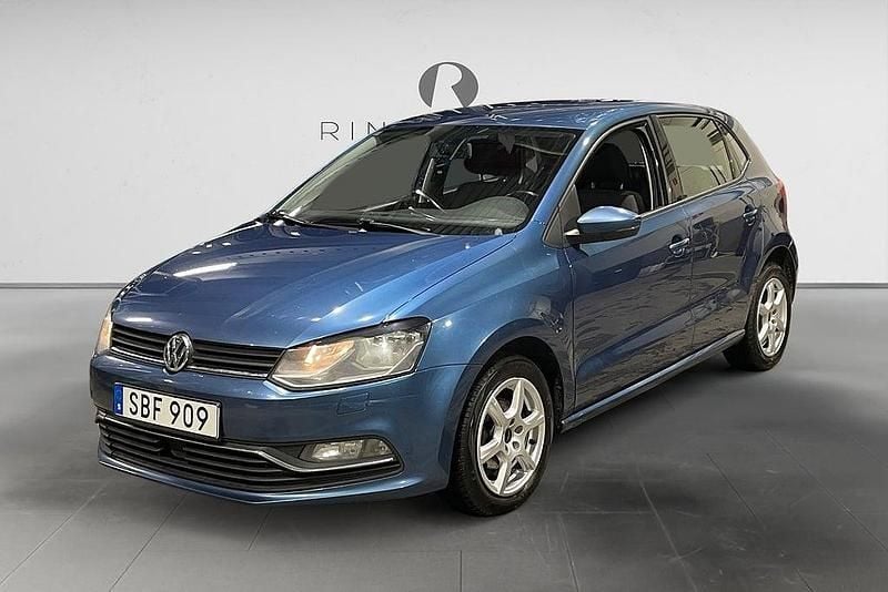 Blå Begagnad 2014 VW Polo Halvkombi | 74 900 kr (Marknadspris) - Bild 1/3