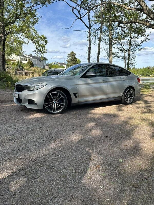 Grå Begagnad 2014 BMW 335 M Performance Halvkombi | 145 000 kr - Bild 1/4