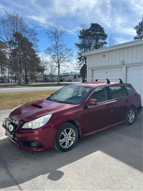 Röd Begagnad 2014 Subaru Legacy Kombi | 60 000 kr (Bra pris) - Bild 1/4