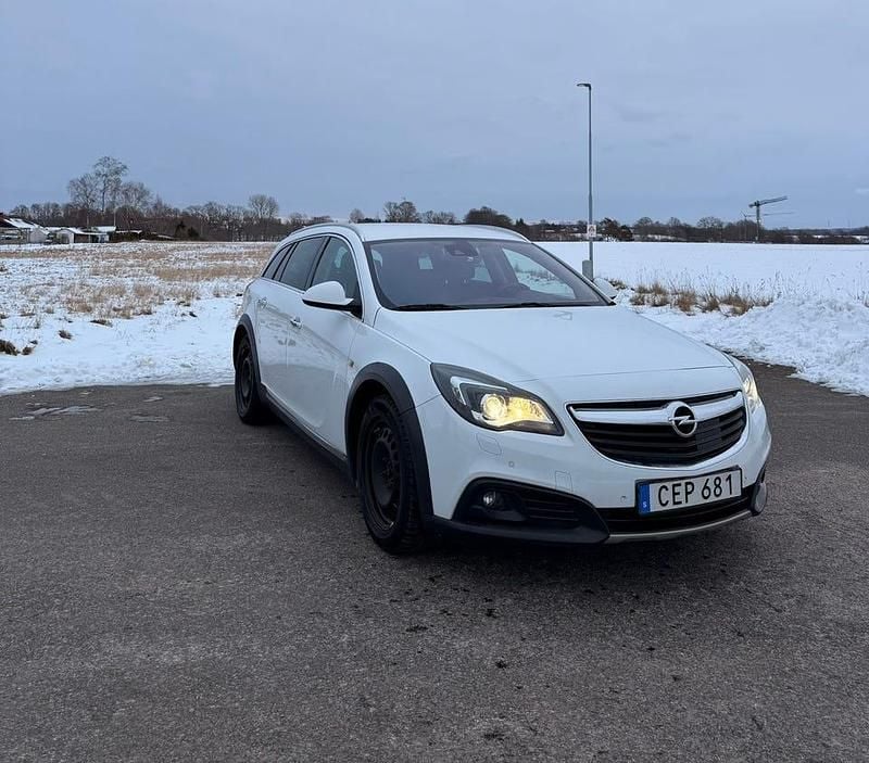 Begagnad Opel Insignia Country Tourer 170 HK (125 kW) 2017 Kombi
