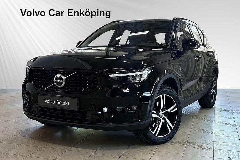Svart Begagnad 2024 Volvo XC40 Plus SUV | 379 900 kr (Lite dyr) - Bild 1/3