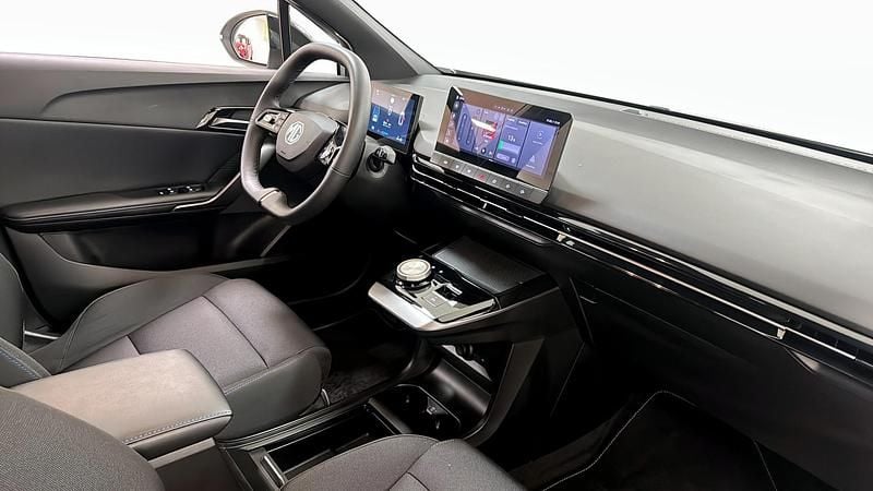 Begagnad MG MG4 EV 125 kW (170 HK) 2023 Grå Halvkombi