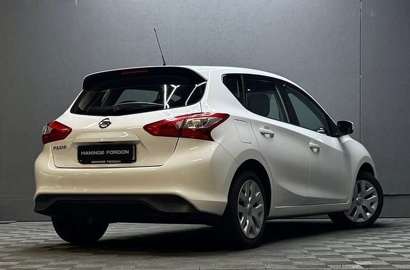 Begagnad Nissan Pulsar Comfort 116 HK (85 kW) 2015 Vit Halvkombi