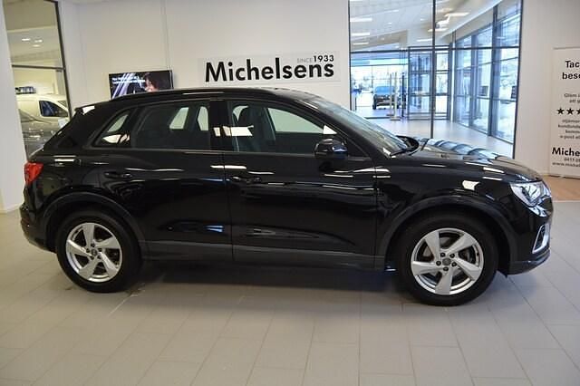 Begagnad Audi Q3 Proline 150 HK (110 kW) 2020 Myth black metallic SUV