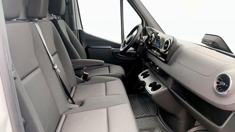 Begagnad Mercedes E-Sprinter 150 kW (204 HK) 2024 Vit (white) Van