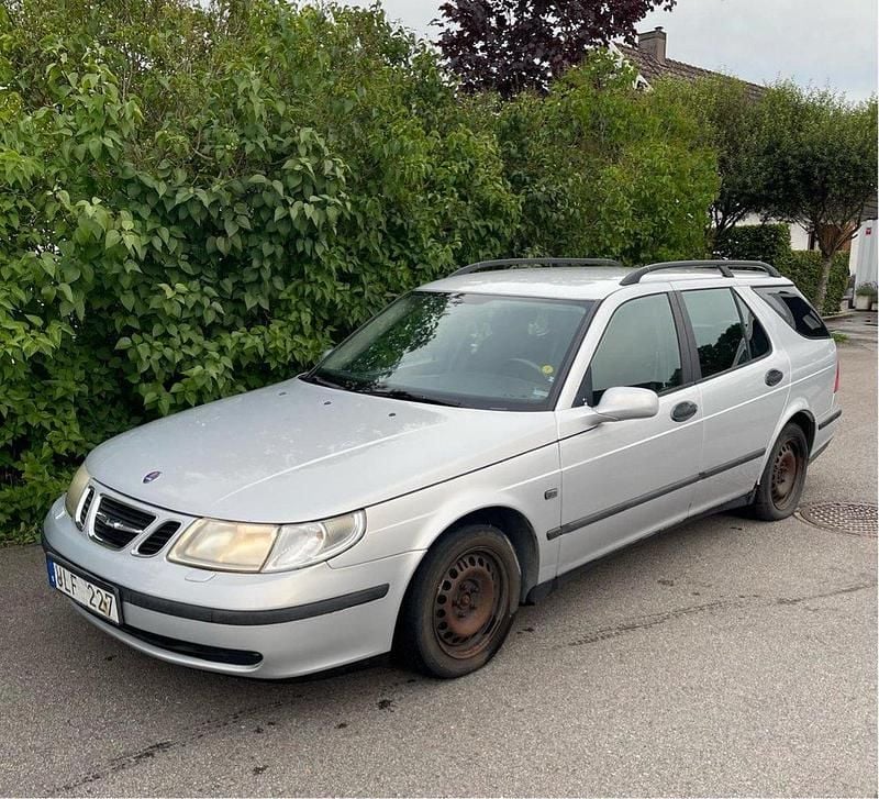 Grå Begagnad 2004 Saab 9-5 Linear Kombi | 4 500 kr (Superpris) - Bild 1/1