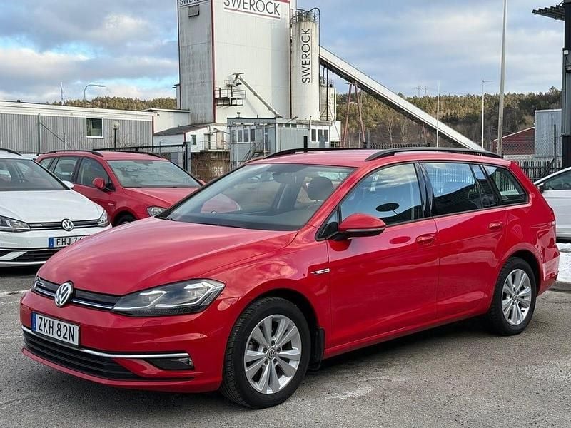 Begagnad VW Golf VIII 131 HK (96 kW) 2020 Röd