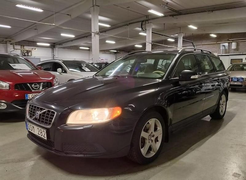 Svart Begagnad 2008 Volvo V70 Kinetic Kombi | 44 900 kr (Marknadspris) - Bild 1/4