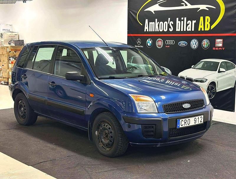 Blå Begagnad 2007 Ford Fusion Halvkombi | 24 900 kr (Lite dyr) - Bild 1/4