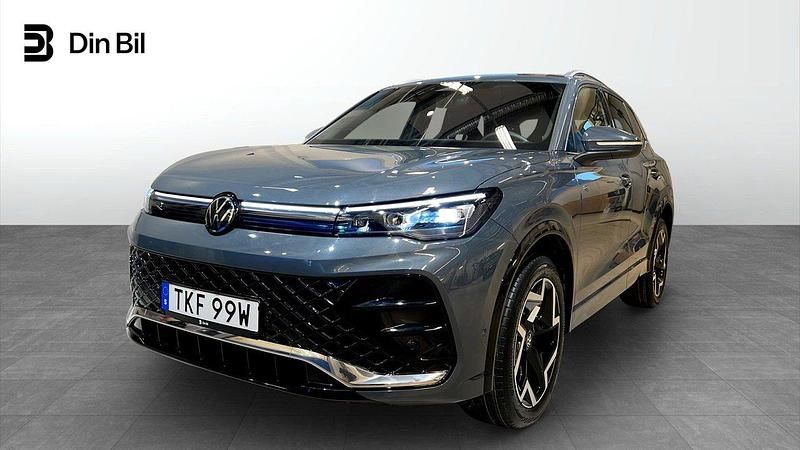 Mörkgrå Begagnad 2025 VW Tiguan R-line SUV | 489 900 kr (Lite dyr) - Bild 1/4