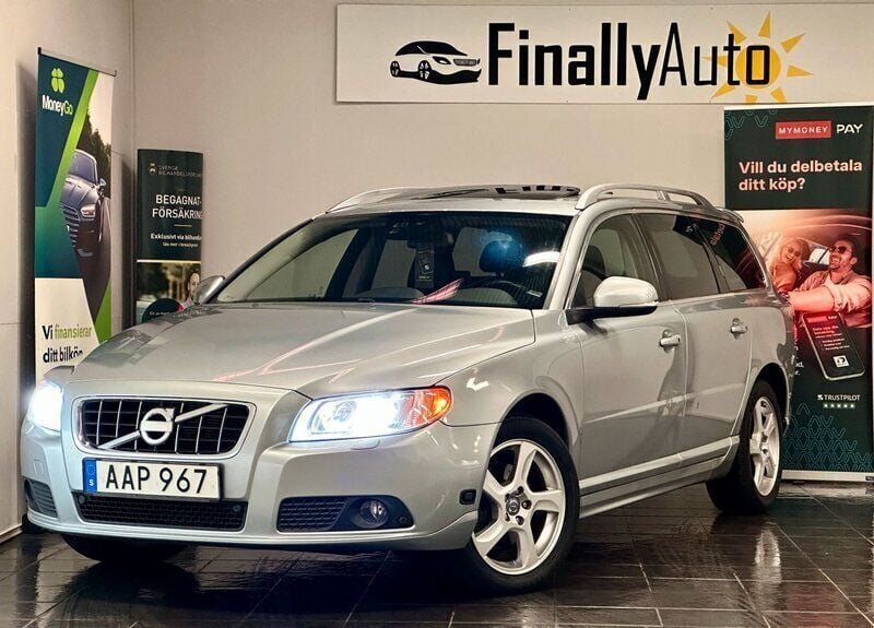 Silver Begagnad 2012 Volvo V70 Summum Kombi | 97 900 kr (Marknadspris) - Bild 1/4