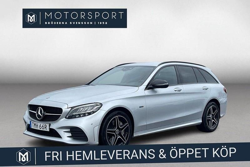 Silver (silver metallic) Begagnad 2021 Mercedes C300e AMG Kombi | 276 900 kr (Bra pris) - Bild 1/3