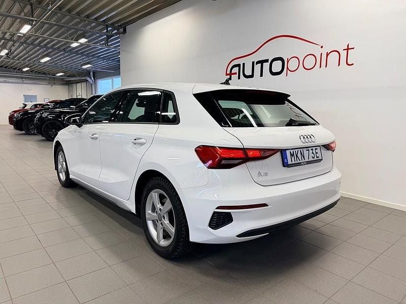 Begagnad Audi A3 Sportback 150 HK (110 kW) 2022 Vit Halvkombi