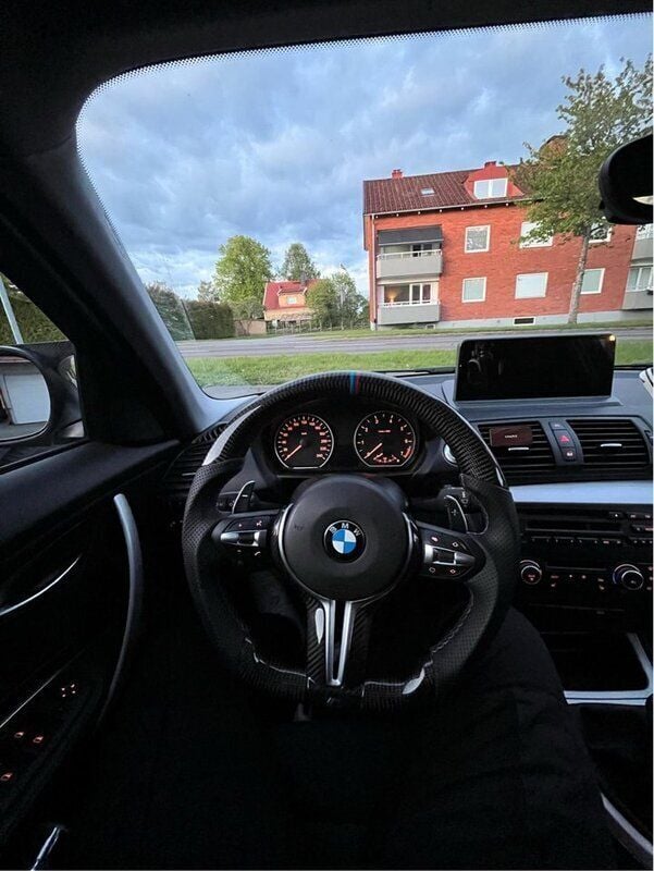 Grå Begagnad 2010 BMW 116 Advantage Halvkombi | 108 800 kr - Bild 1/4