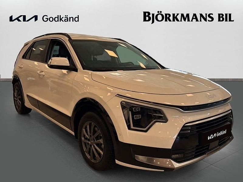 Begagnad Kia Niro Advance 94 HK (69 kW) 2024 Vit SUV