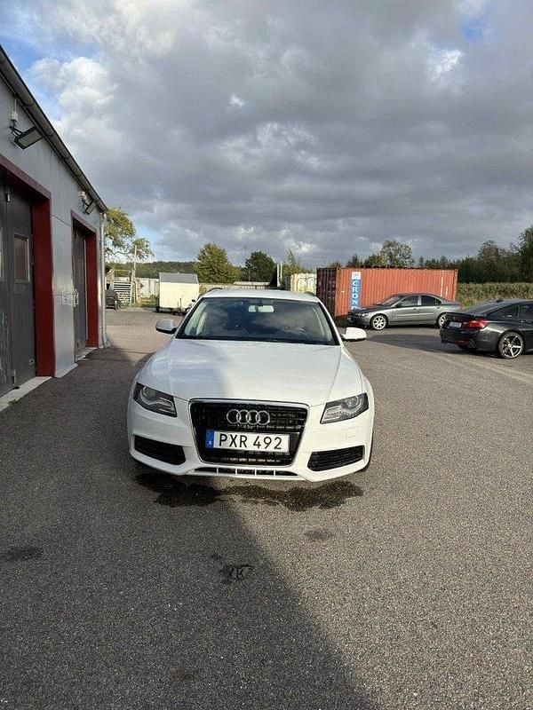 Vit Begagnad 2012 Audi A4 Kombi | 55 000 kr (Marknadspris) - Bild 1/4