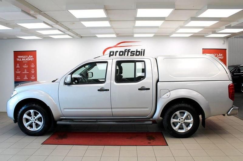 Silver Begagnad 2011 Nissan Navara Pickup | 134 900 kr (Marknadspris) - Bild 1/4