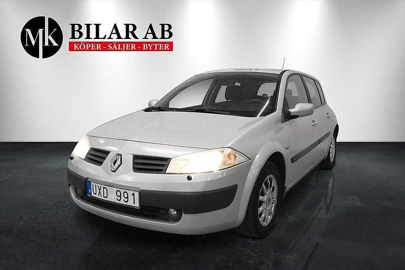 Begagnad Renault Mégane II 98 HK (72 kW) 2003 Ljusgrå Halvkombi