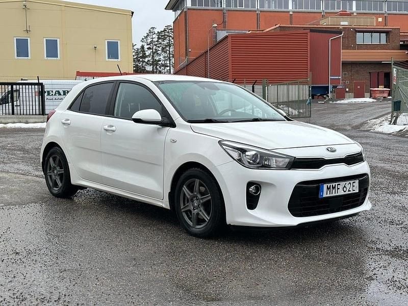 Begagnad Kia Rio 120 HK (88 kW) 2020