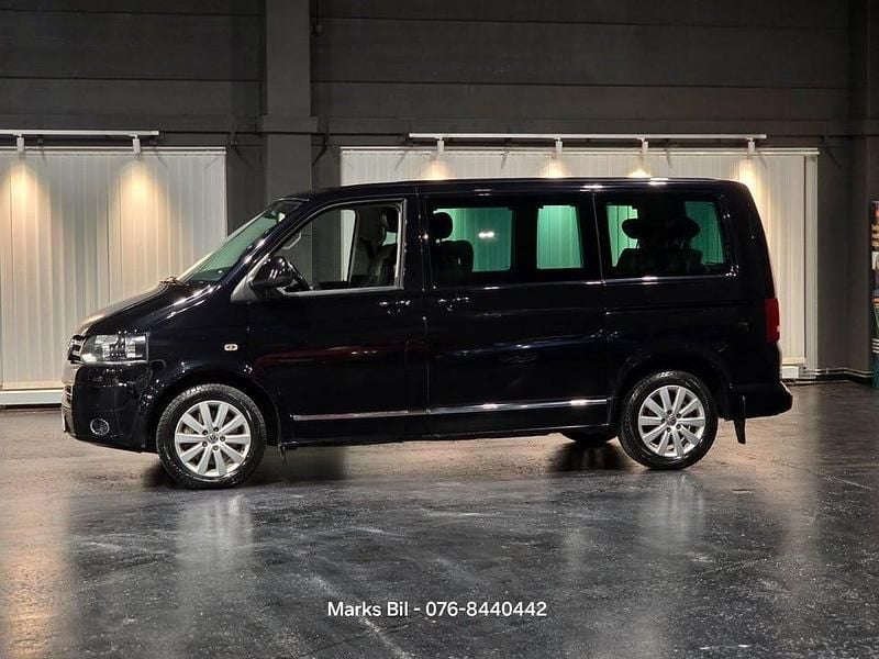 Begagnad VW Multivan Highline 140 HK (102 kW) 2011 Svart