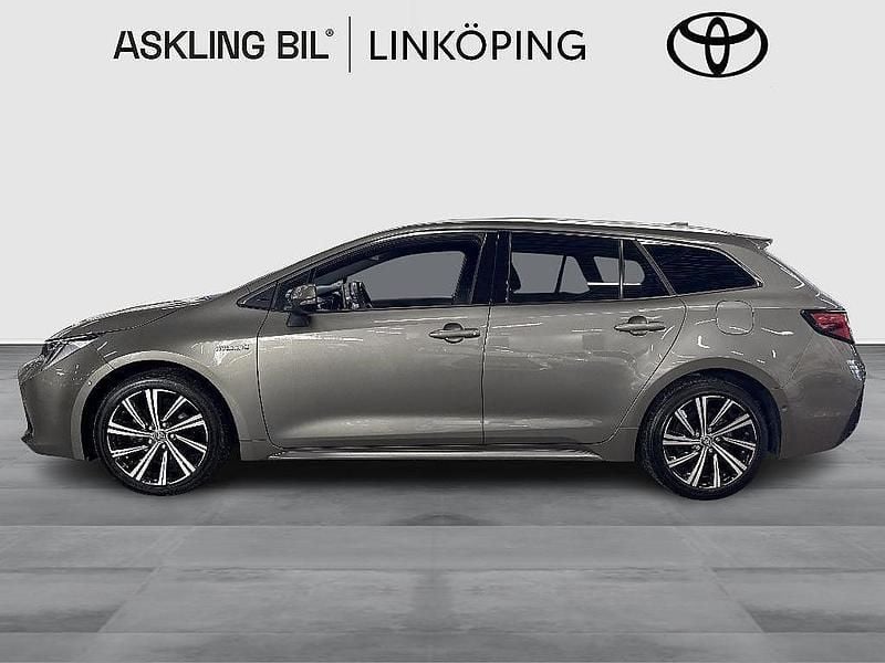 Begagnad Toyota Corolla Style 122 HK (89 kW) 2021 Grön Kombi