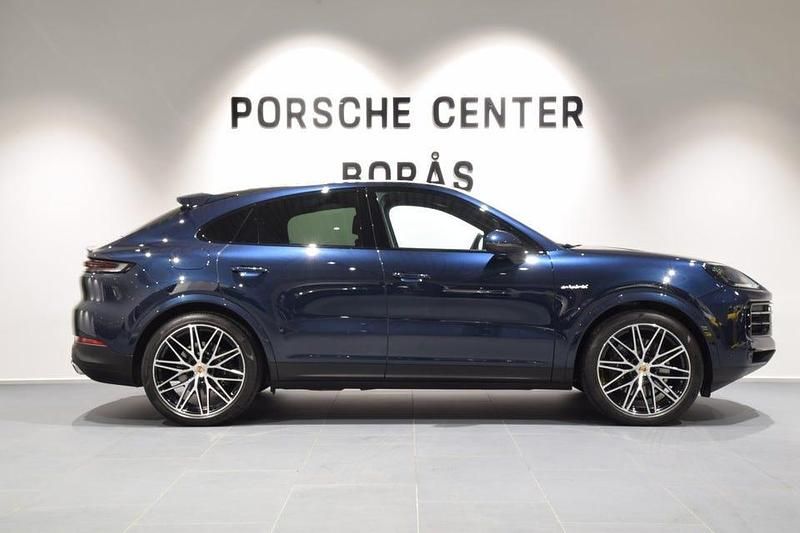 Begagnad Porsche Cayenne 471 HK (346 kW) 2025 Blå SUV