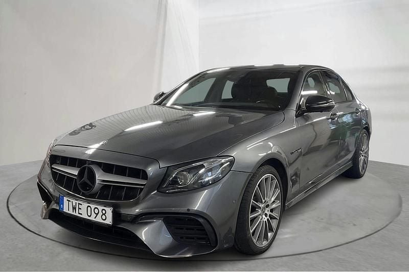 Grå Begagnad 2017 Mercedes E43 AMG AMG Sedan | 330 000 kr - Bild 1/4