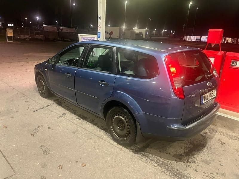 Begagnad 2005 Ford Focus Kombi | 15 900 kr (Marknadspris) - Bild 1/4