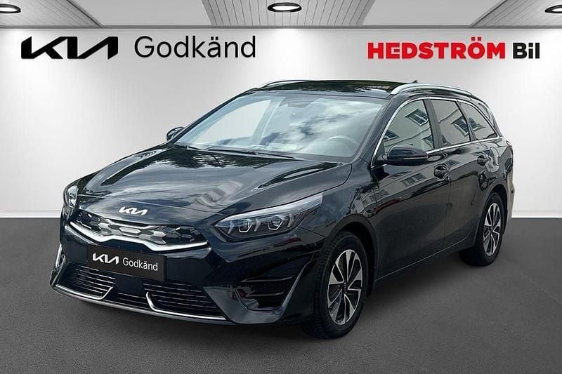 Svart Begagnad 2024 Kia Ceed Sportswagon Kombi | 339 000 kr - Bild 1/4