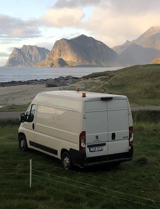 Vit Begagnad 2018 Peugeot Boxer Van | 180 000 kr (Bra pris) - Bild 1/4