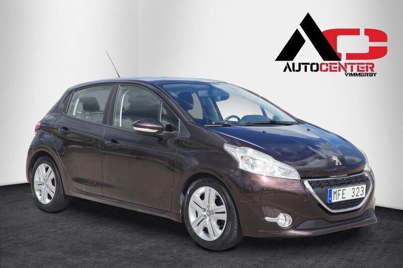 Svart Begagnad 2012 Peugeot 208 Halvkombi | 45 500 kr (Dyr) - Bild 1/4