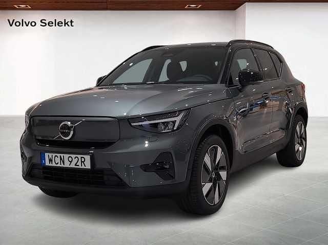 Grön Ny 2026 Volvo EX40 Single Motor Extended Range SUV | 539 000 kr (Marknadspris) - Bild 1/4