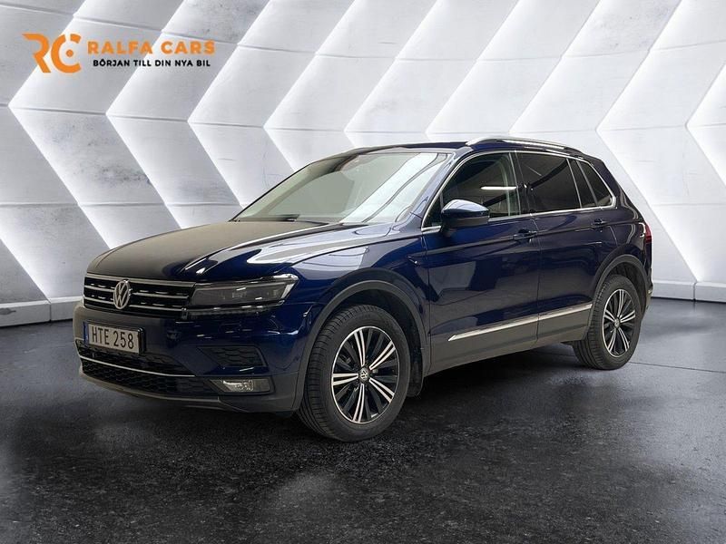 Mörkblå (blå) Begagnad 2018 VW Tiguan GT SUV | 219 800 kr (Superpris) - Bild 1/4