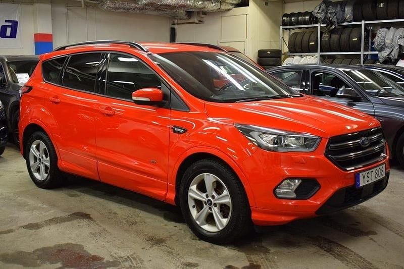 Begagnad Ford Kuga ST-Line 180 HK (132 kW) 2017 Röd SUV
