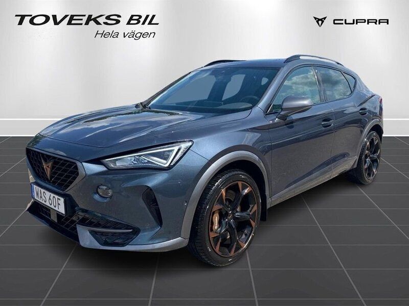 Grå Begagnad 2021 Cupra Formentor SUV | 349 900 kr (Marknadspris) - Bild 1/4