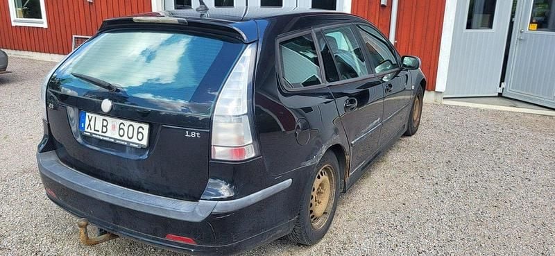 Svart Begagnad 2006 Saab 9-3 Linear Kombi | 5 000 kr (Marknadspris) - Bild 1/4