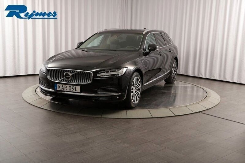 Svart Ny 2024 Volvo V90 Core Kombi | 579 900 kr (Marknadspris) - Bild 1/4