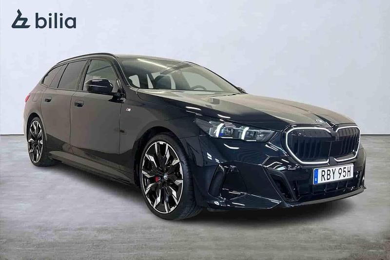 Svart Begagnad 2025 BMW 530e Kombi | 789 000 kr - Bild 1/1