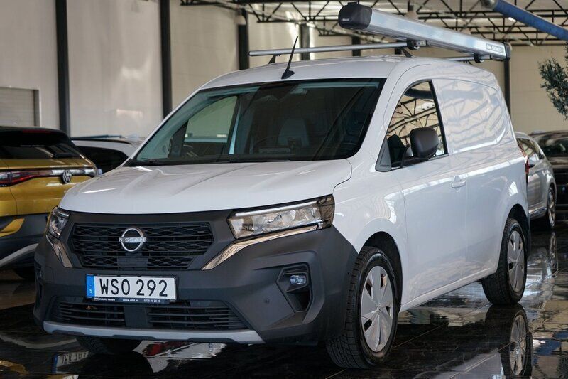 Vit Begagnad 2023 Nissan Townstar Minibuss | 149 500 kr (Superpris) - Bild 1/4
