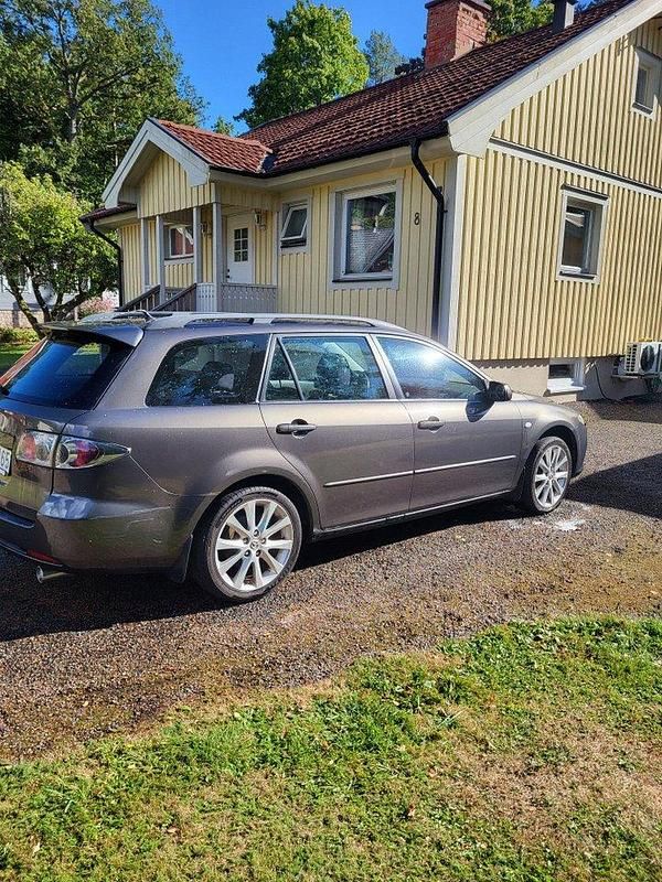 Grå Begagnad 2007 Mazda 6 Inclusive Kombi | 16 000 kr (Marknadspris) - Bild 1/4