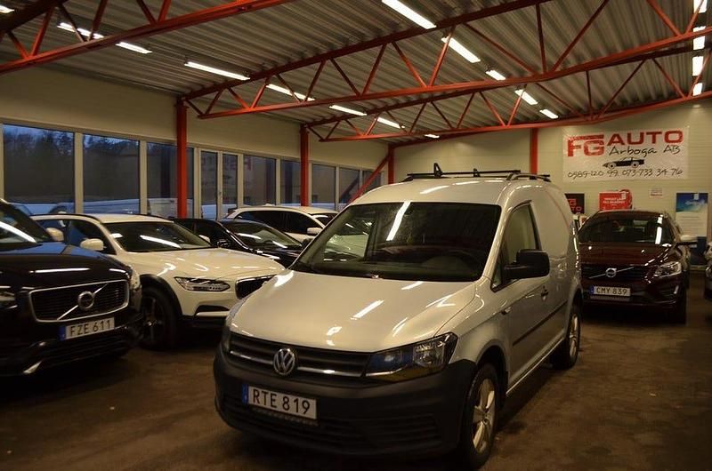 Silver Begagnad 2016 VW Caddy Minibuss | 99 000 kr (Superpris) - Bild 1/4