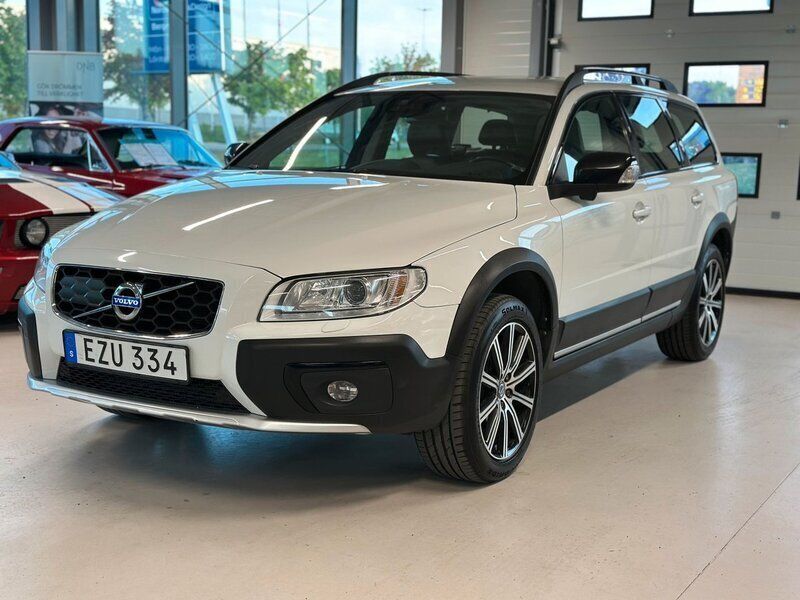 Begagnad Volvo XC70 Momentum 181 HK (133 kW) 2015 Vit SUV