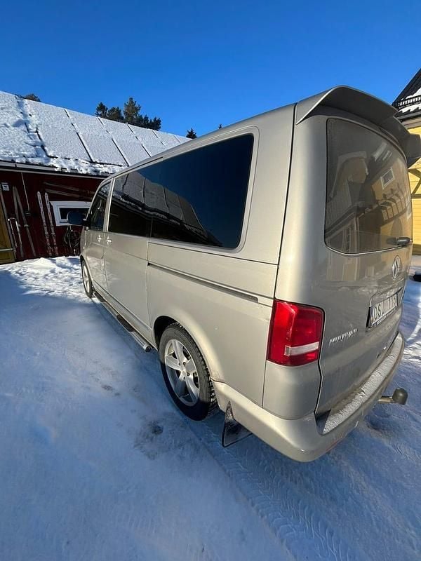 Begagnad VW Multivan 180 HK (132 kW) 2011