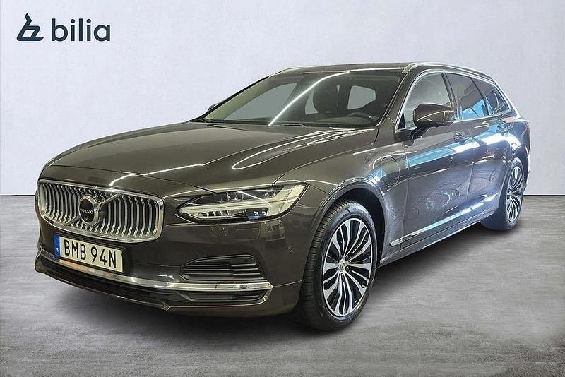 Grå Begagnad 2022 Volvo V90 Core Kombi | 399 000 kr (Bra pris) - Bild 1/3