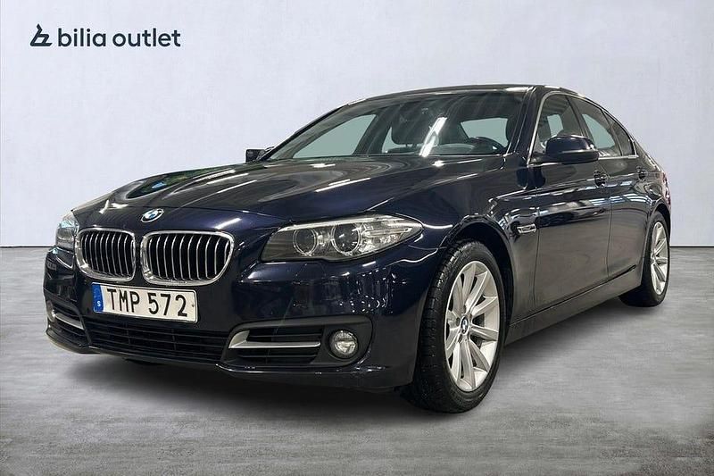 Blå Begagnad 2014 BMW 520 Sedan | 139 900 kr (Marknadspris) - Bild 1/3
